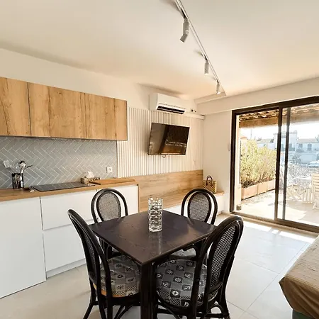 Renovated 2 - Ac And Terrace Apartment Grimaud